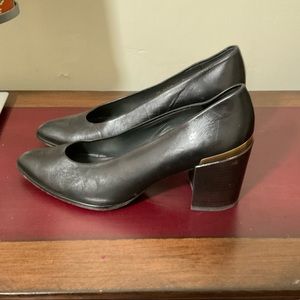 Stuart Weitzman block heel pumps size 9